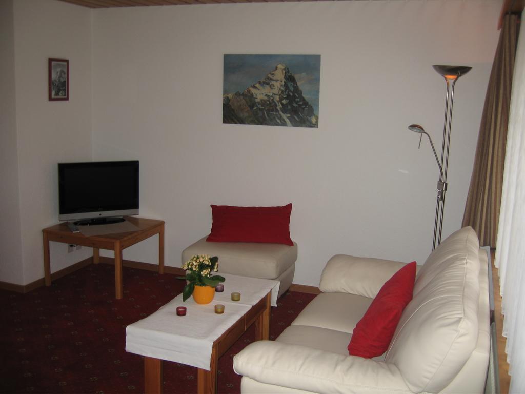 Ferienwohnungen Chalet Hohturnen Grindelwald Kamer foto