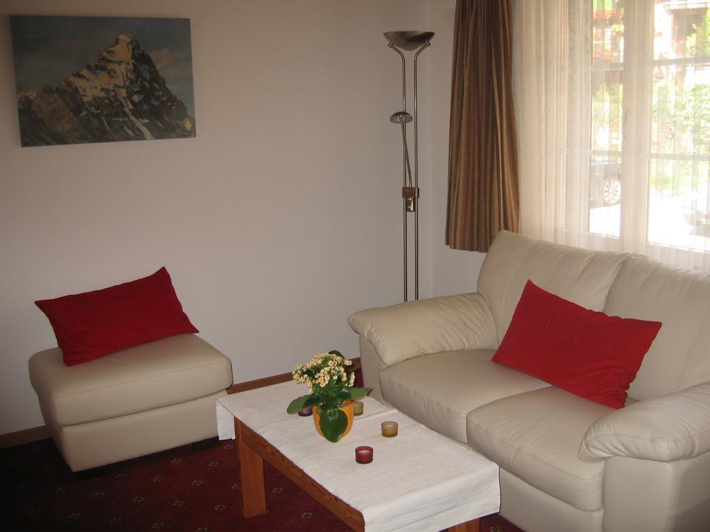 Ferienwohnungen Chalet Hohturnen Grindelwald Kamer foto